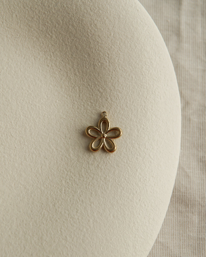 Flower B ☼ Charm