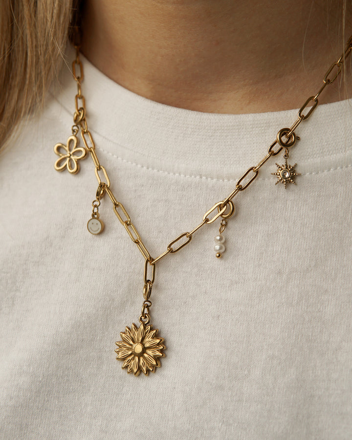 Flower B ☼ Charm